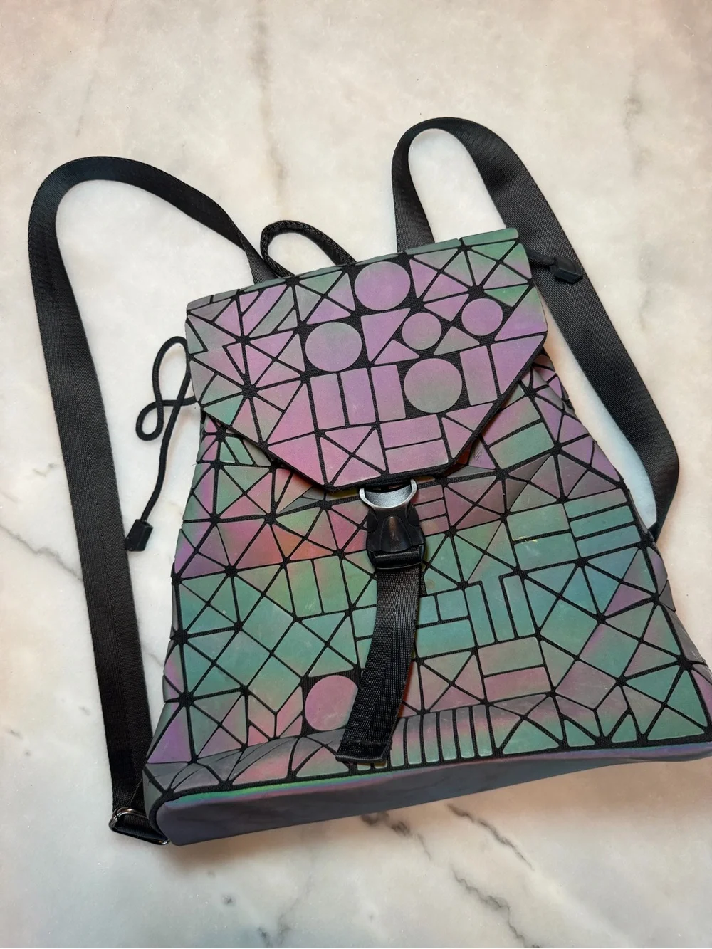 Geometric Iridescent Drawstring Backpack - Pink & Green